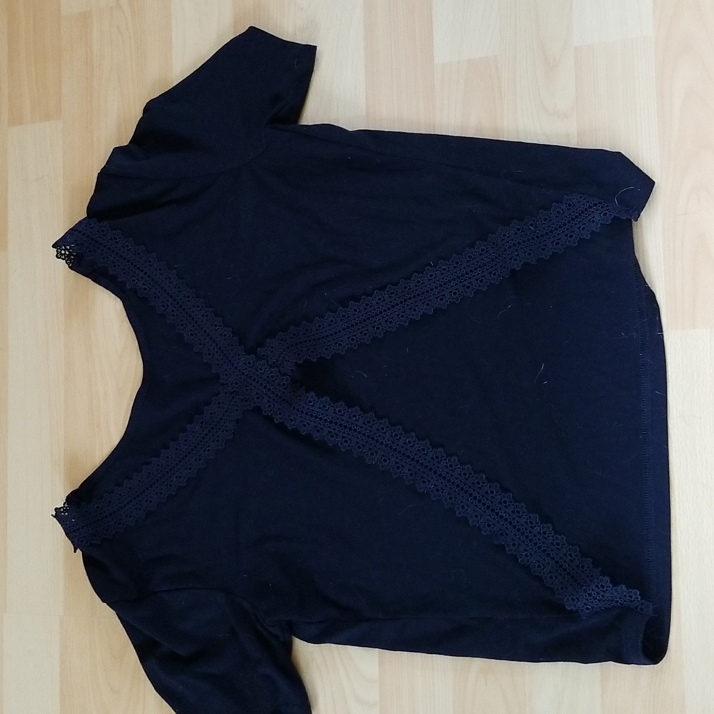 SHEIN • peekaboo back | M